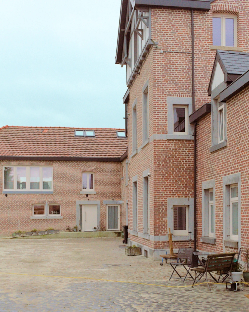 Façades rénovées de l'ancienne ferme à Pepinster